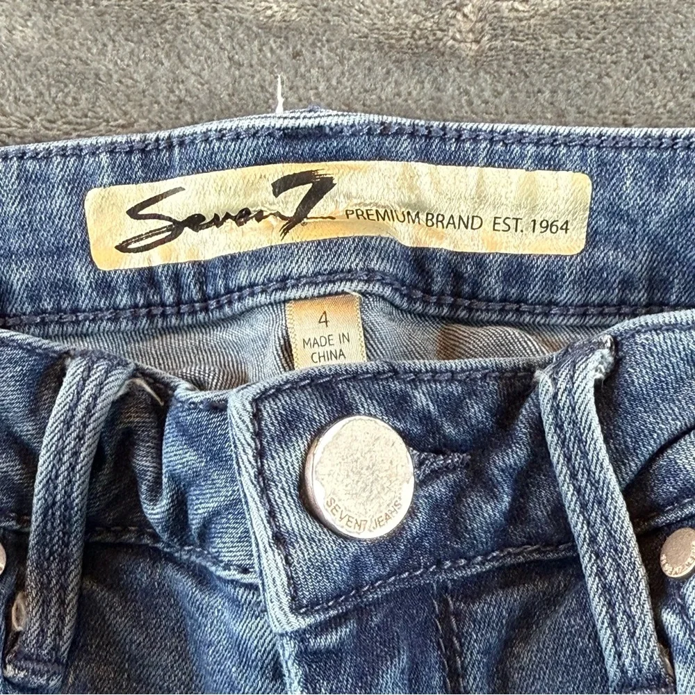 Seven‎ 7 Women's Jeans Size 4 Mid Rise Ankle Skinny Red Trim Raw Hem Distressed